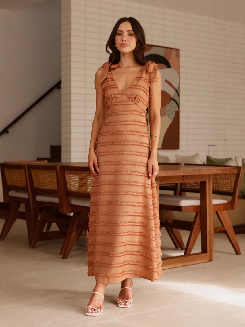 Vestido Largo con Volantes, Textura y Tirantes con Lazo