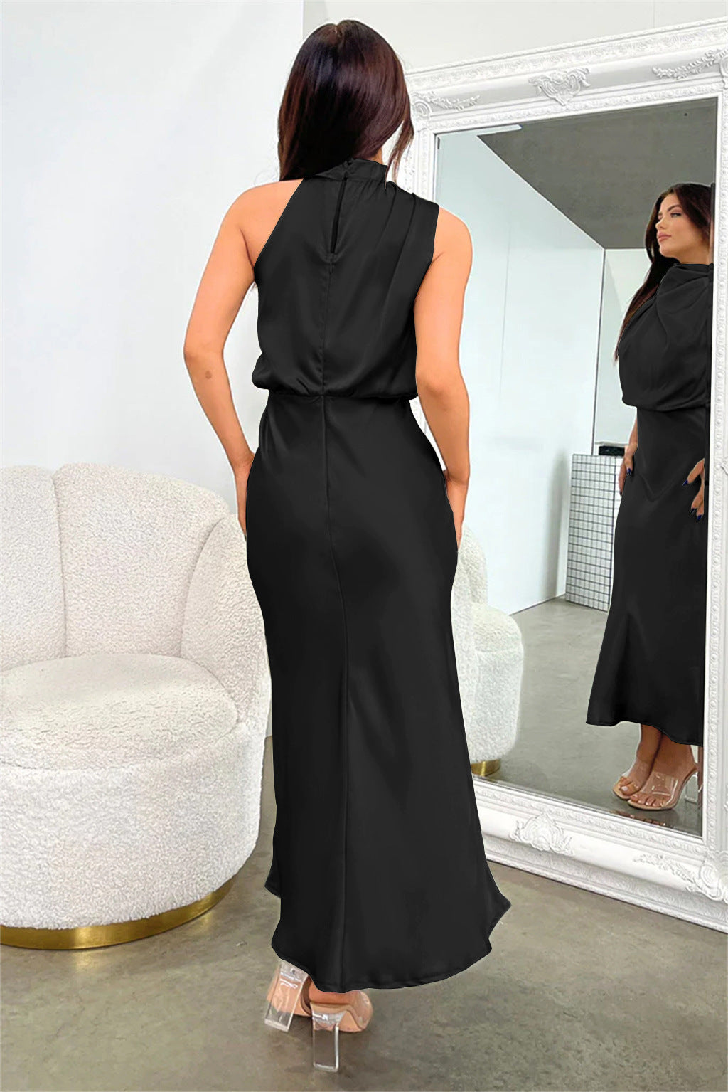 Vestido Largo de Satén con Escote Halter