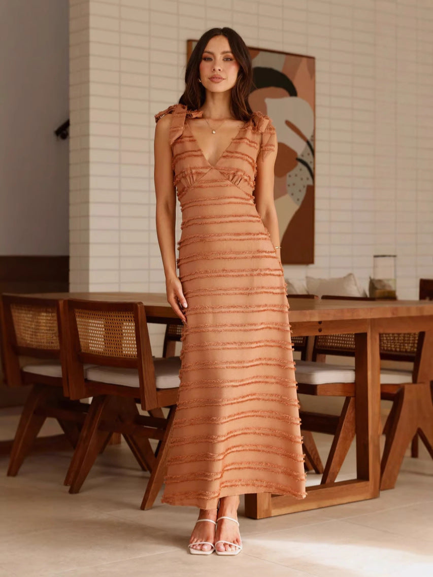Vestido Largo con Volantes, Textura y Tirantes con Lazo