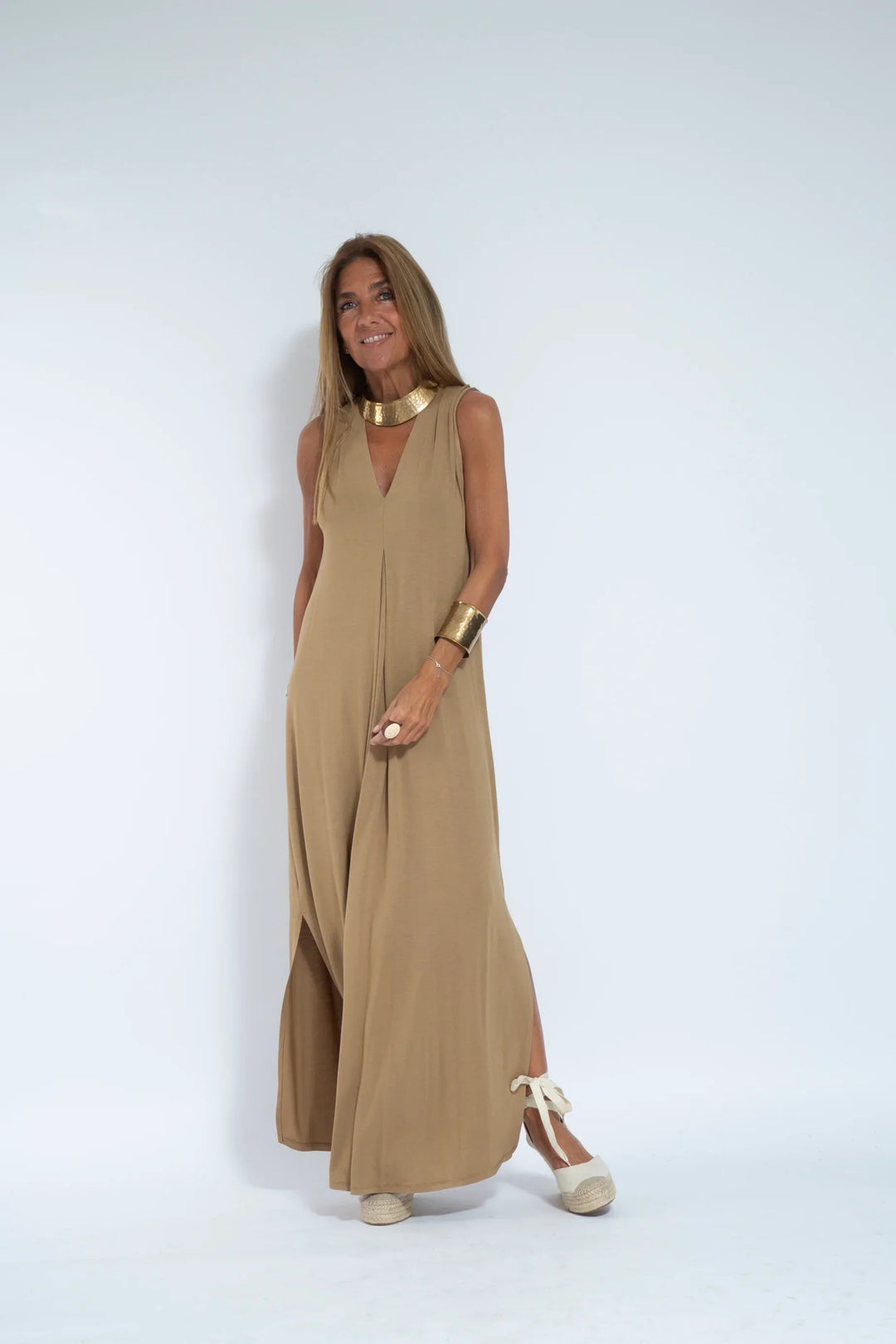 Vestido Valéria largo con cuello de pico