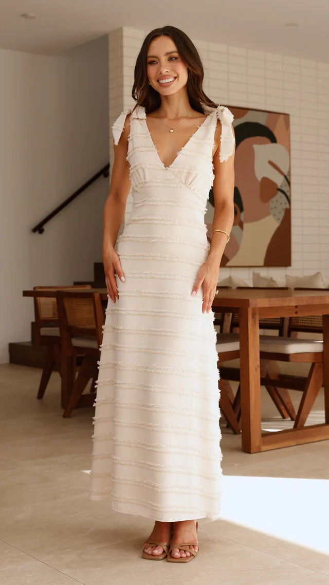 Vestido Largo con Volantes, Textura y Tirantes con Lazo