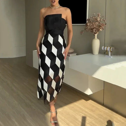 Vestido Midi Strapless con Estampado Geométrico – Elegancia Moderna para Eventos